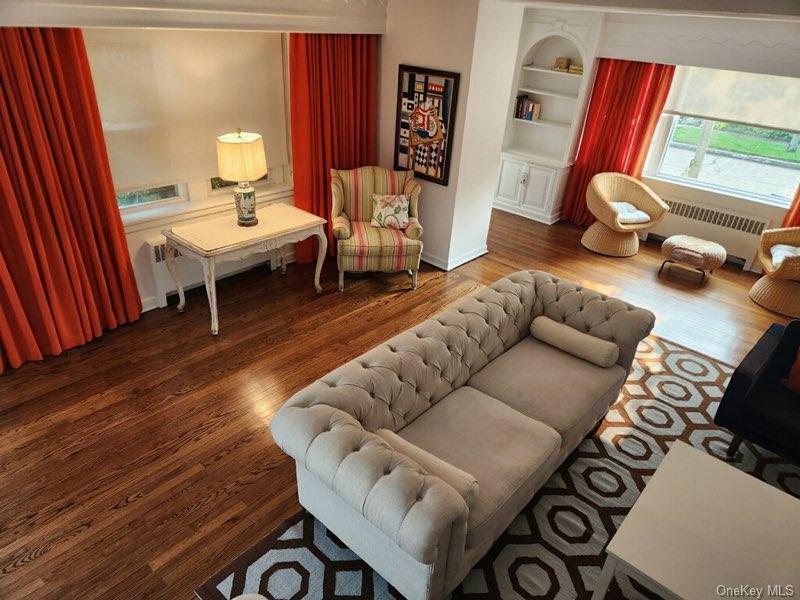 Atlantic Beach, New York 11509, United States, 4 Bedrooms Bedrooms, ,2 BathroomsBathrooms,Residential,Active,220753