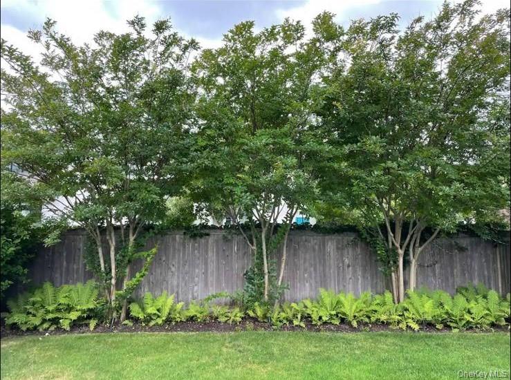 Atlantic Beach, New York 11509, United States, 4 Bedrooms Bedrooms, ,2 BathroomsBathrooms,Residential,Active,220753