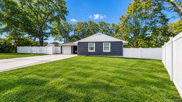 9 HILL ST, RONKONKOMA, NY 11779 - Image 4db3d97314fa5fdb18a8b6a3ee1c8cba/3903273865