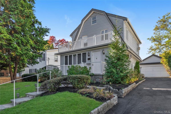 4 SPRUCE PL, GREAT NECK, NY 11021 - Image 4db5a4ffecc83e633b8e5feffa2bee4d/1703556479