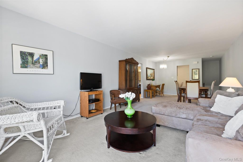 Photo of 1840 Crompond RD #5C2, Peekskill, NY 10566 (MLS # 994958)
