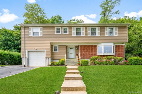 Homes For Sale - 5 Oakridge Road<br/> White Plains, NY 10607