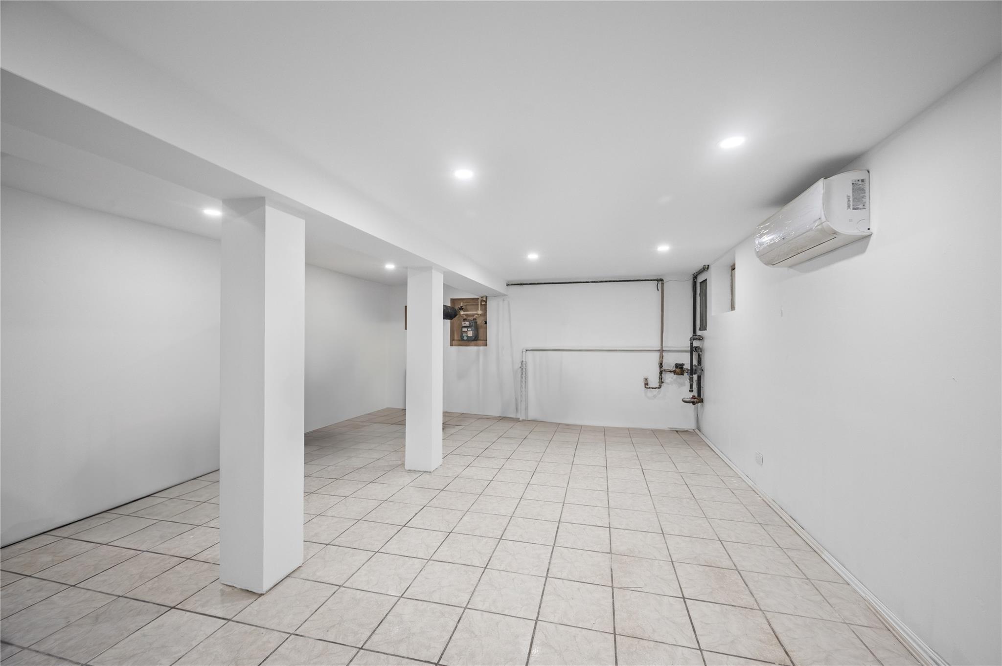 102-13 85th Avenue, Richmond Hill, New York image 25