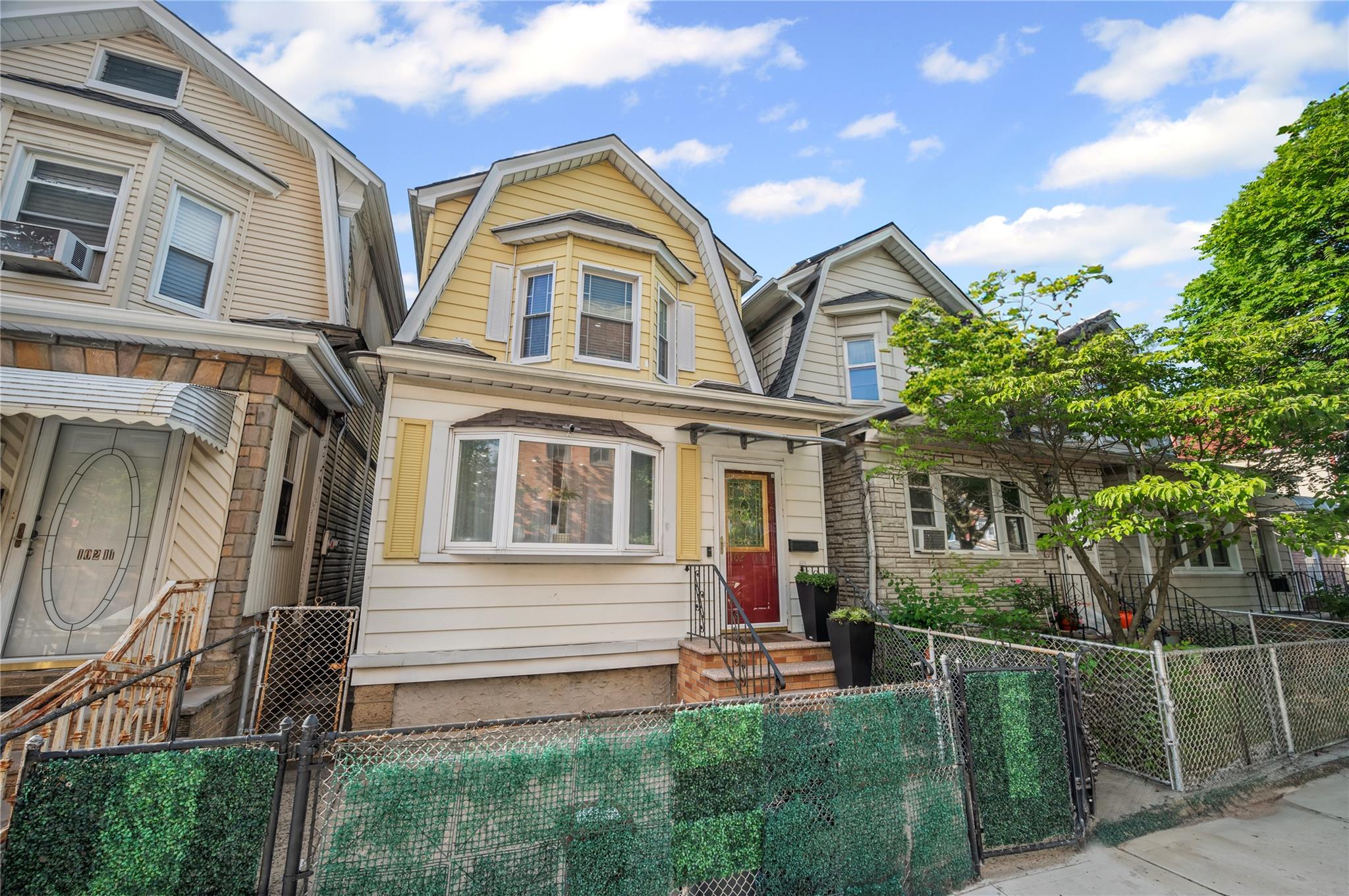 102-13 85th Avenue, Richmond Hill, New York image 4