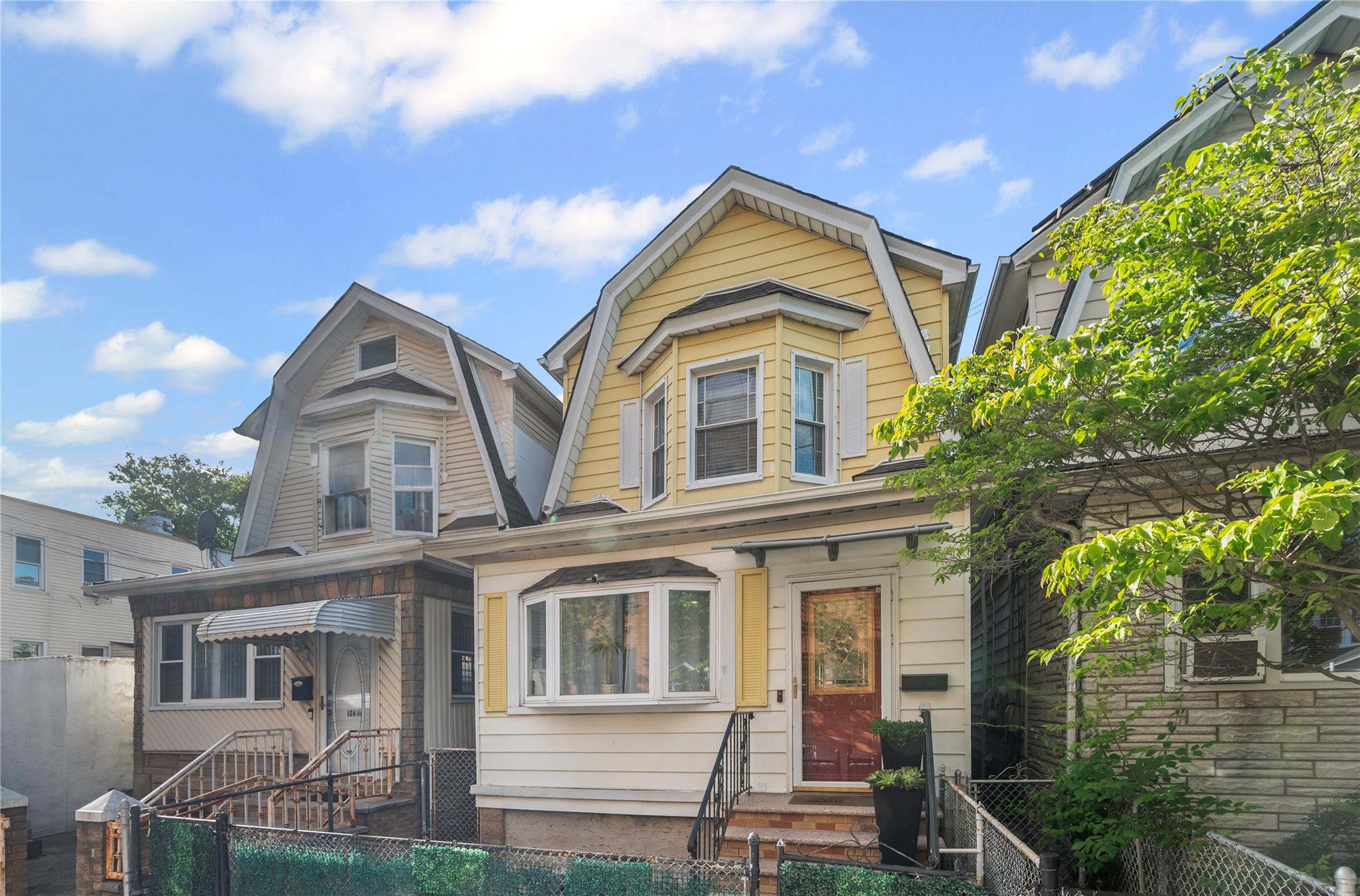 102-13 85th Avenue, Richmond Hill, New York image 3