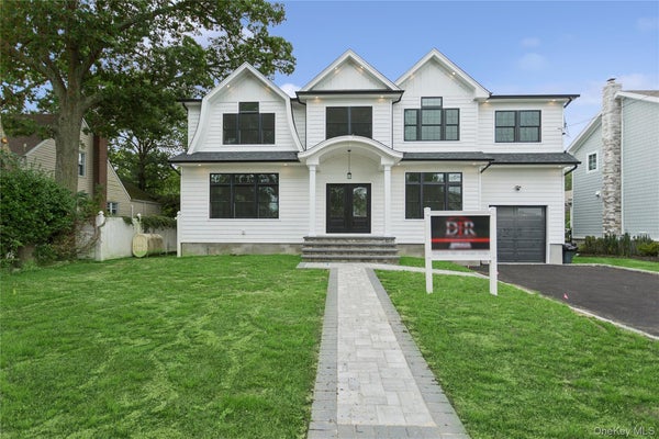 1438 DEWEY AVE, NORTH BELLMORE, NY 11710 - Image 4dbe03c3e24ca247fbdfe5b886a3e17a/3592084101
