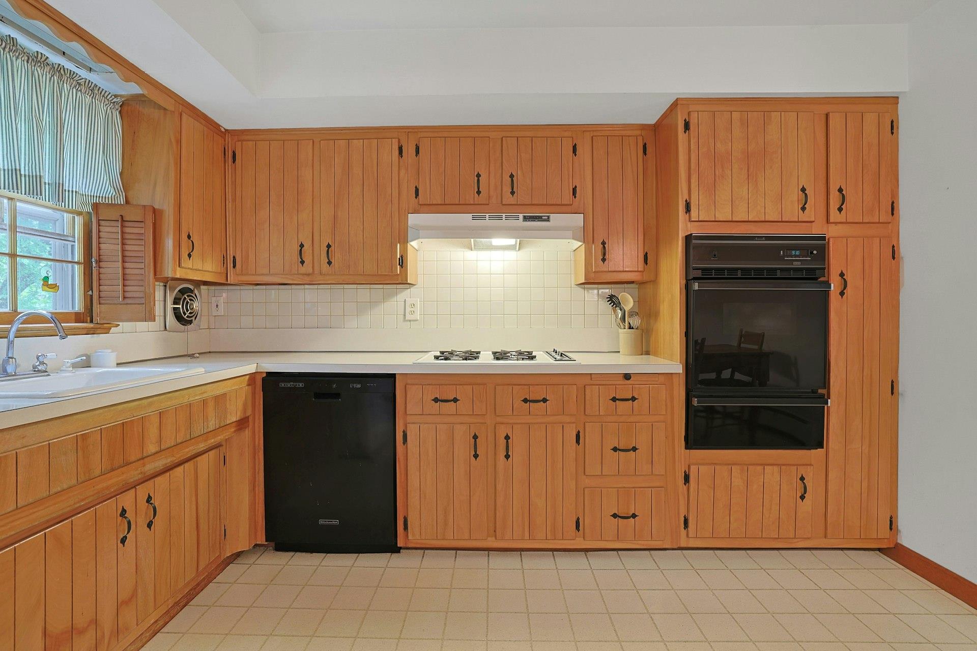 13 Old Brick Road, New City, New York image 5