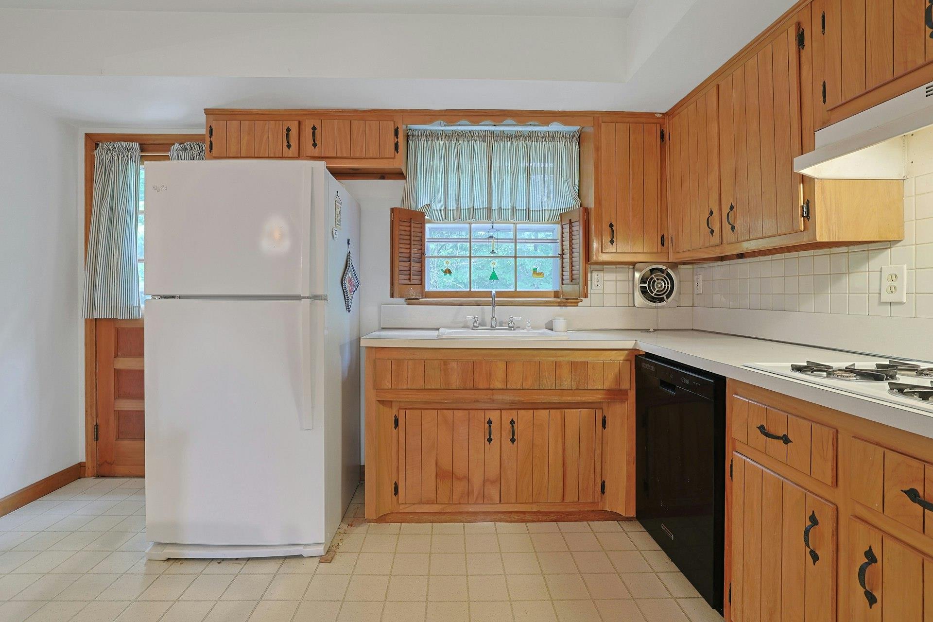 13 Old Brick Road, New City, New York image 6