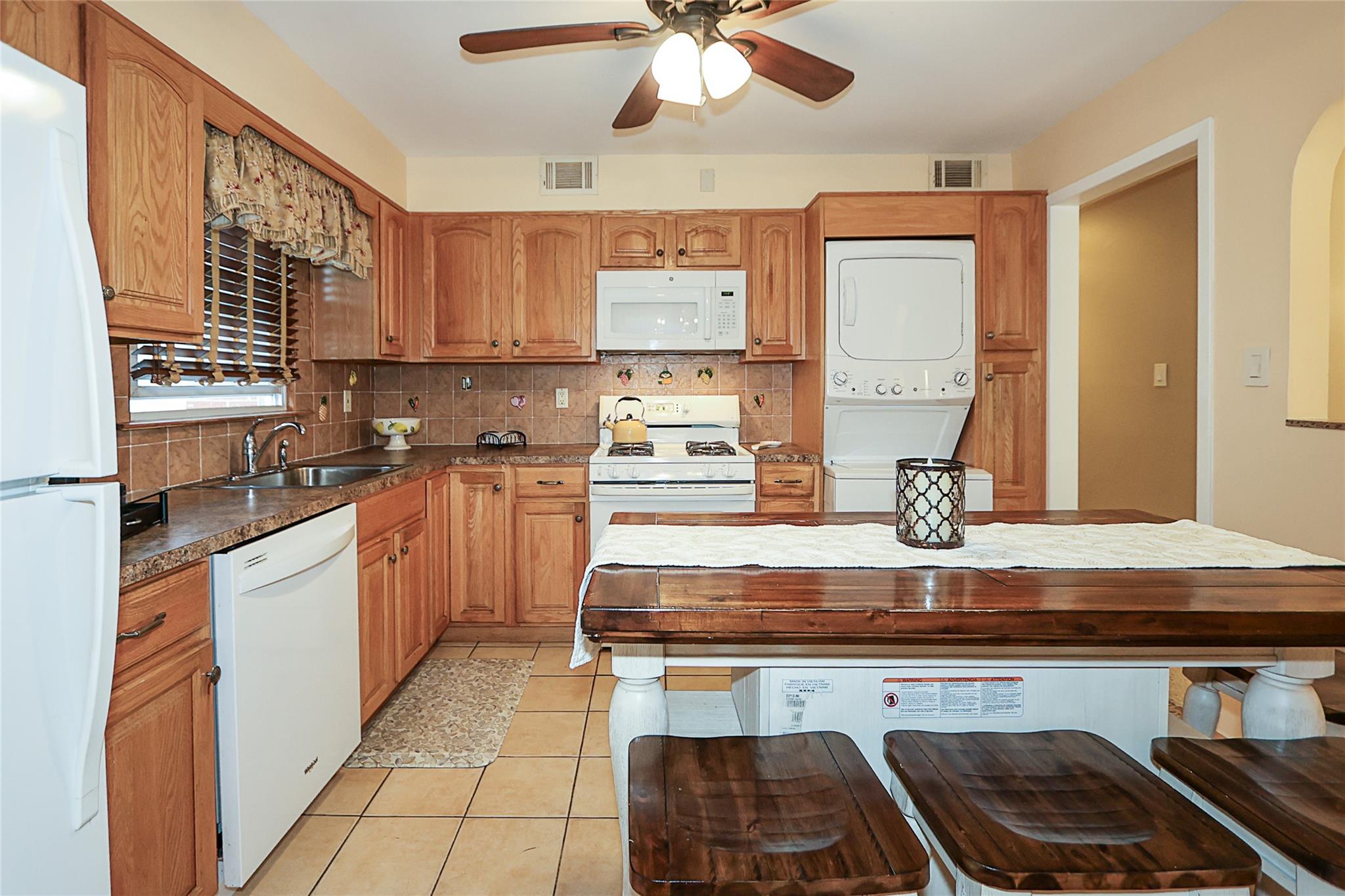 61 Barrymore Boulevard, Franklin Square, New York image 9