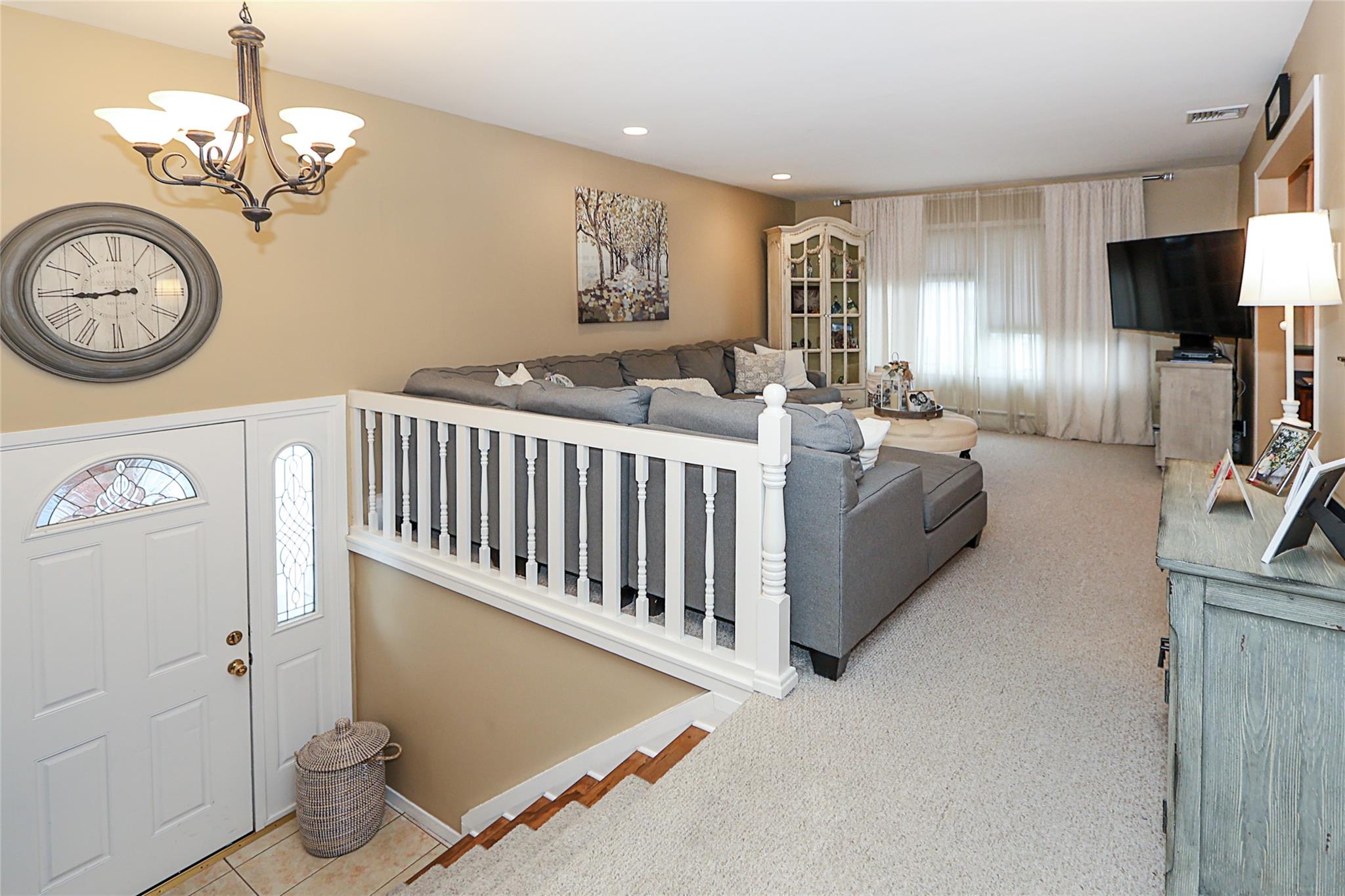 61 Barrymore Boulevard, Franklin Square, New York image 3
