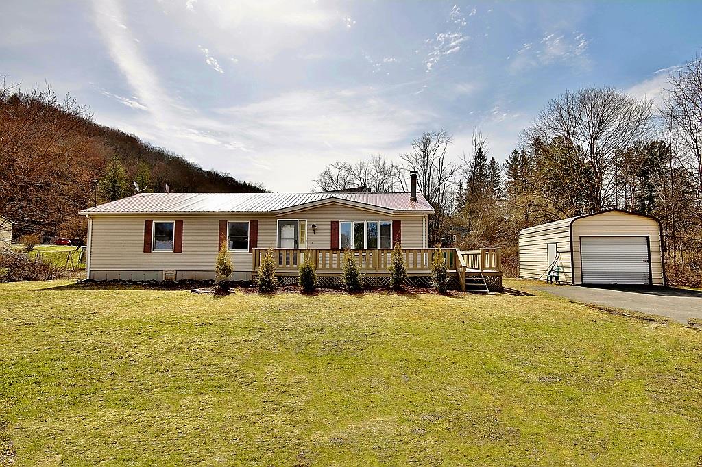 Meadow Street, Livingston Manor, New York - 3 Bedrooms  
2 Bathrooms  
8 Rooms - 