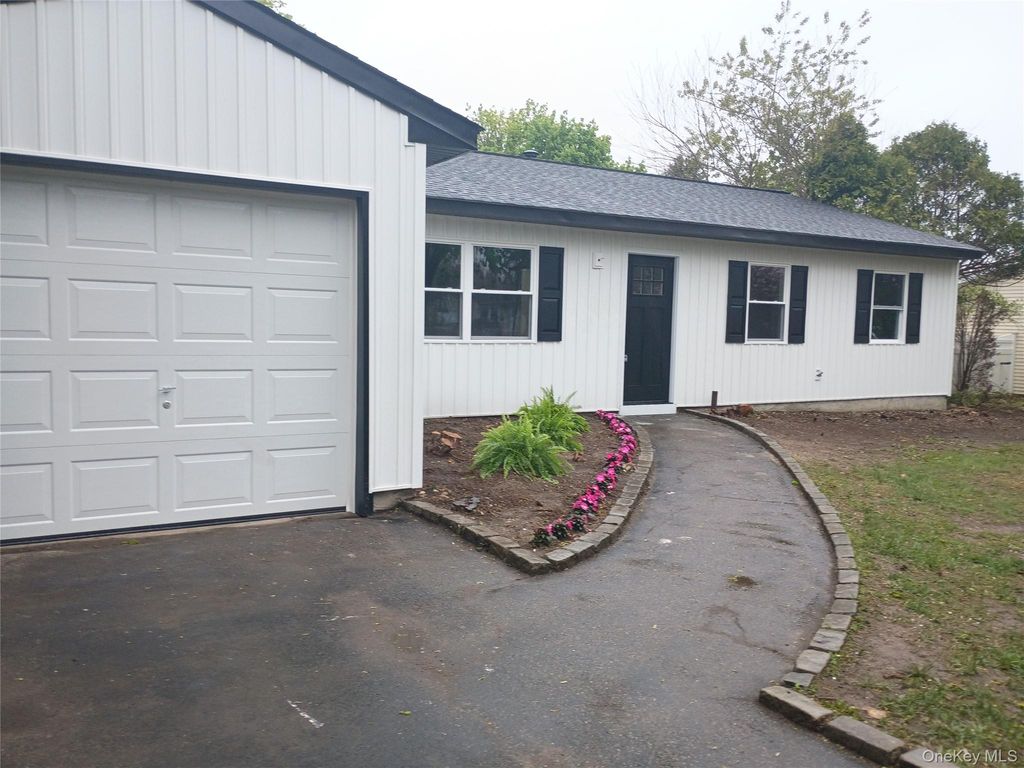 Photo of 34 Michael Avenue, Bellport, NY 11713 (MLS # 996144)
