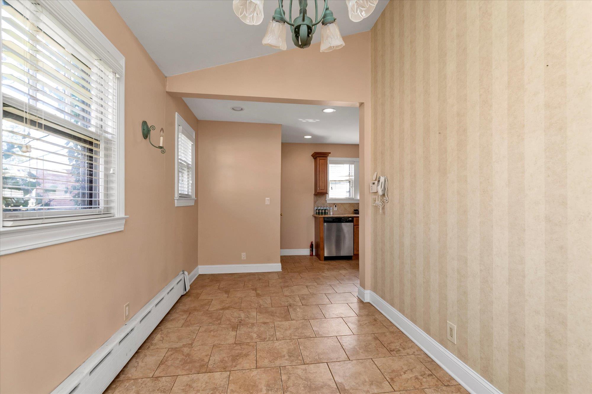 9 May Court, West Hempstead, New York image 11