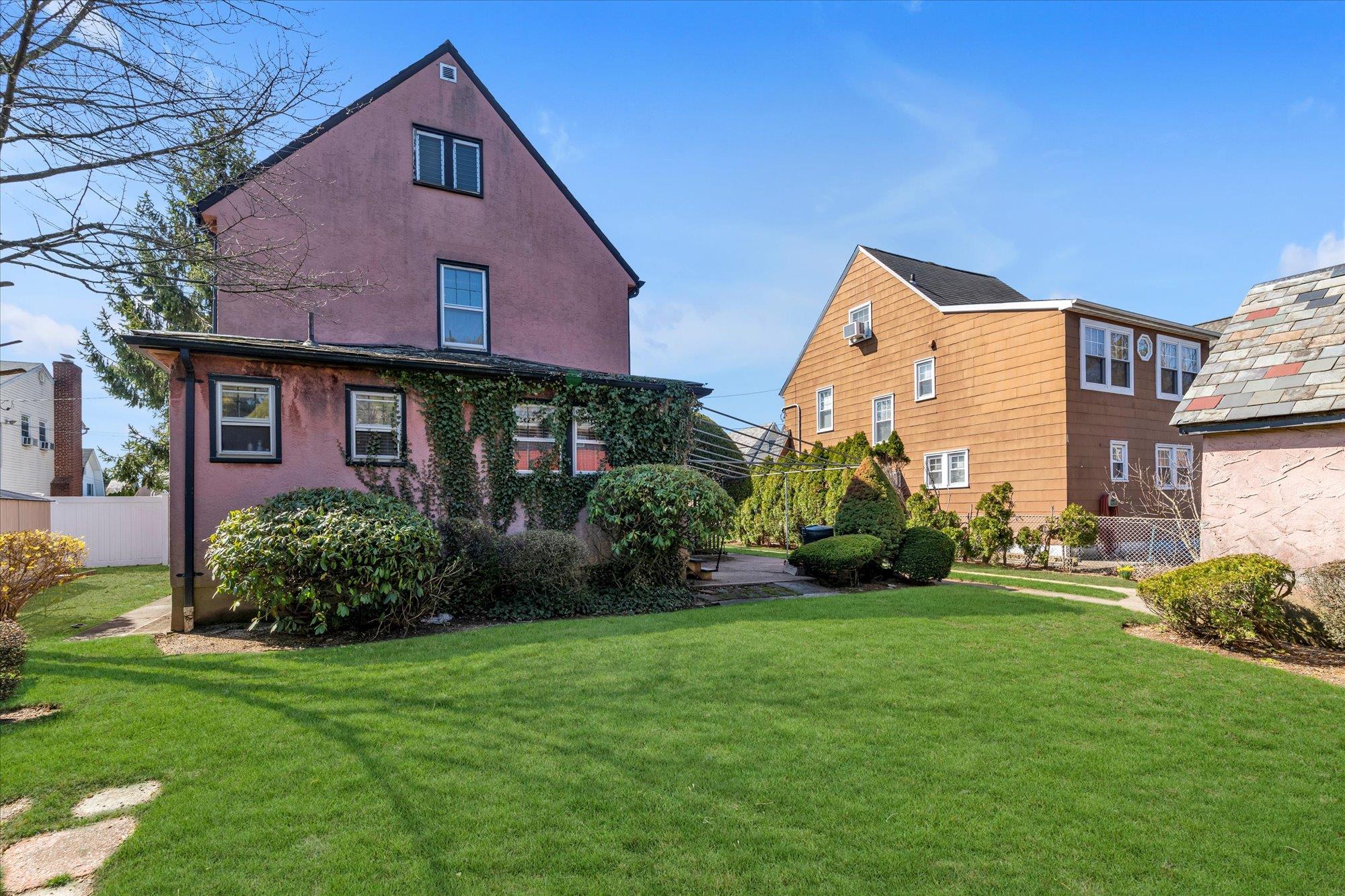 9 May Court, West Hempstead, New York image 19