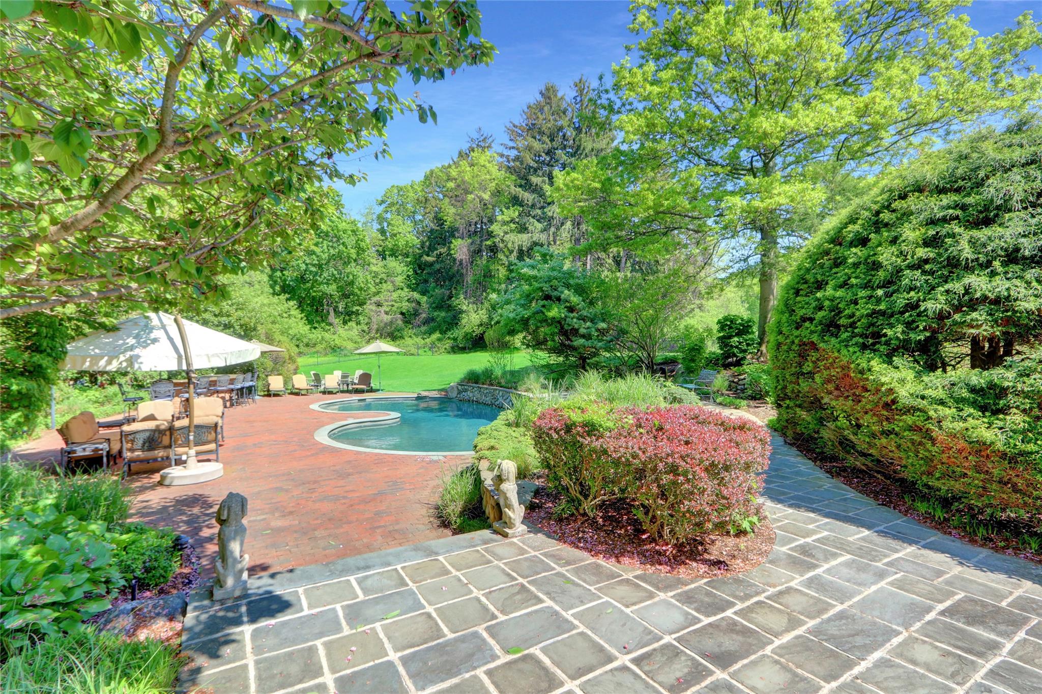20 Chauncey Place, Woodbury, New York image 41