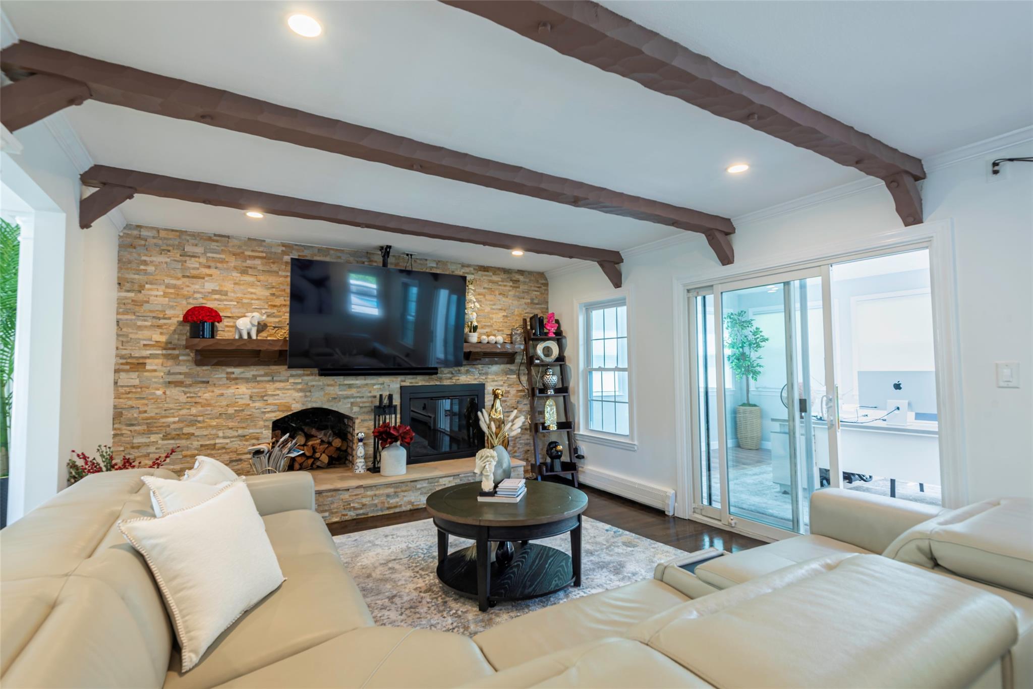 21 Grayon Drive, Dix Hills, New York image 9