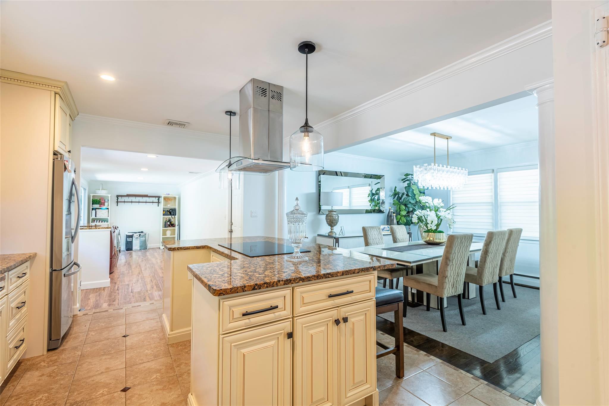 21 Grayon Drive, Dix Hills, New York image 16