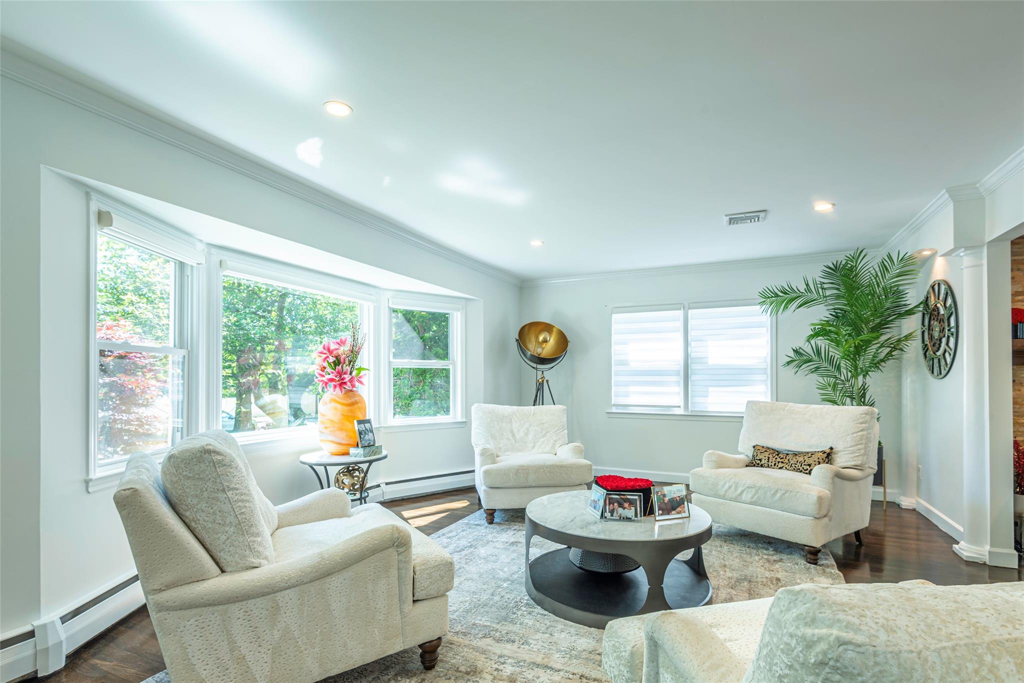 21 Grayon Drive, Dix Hills, New York image 8