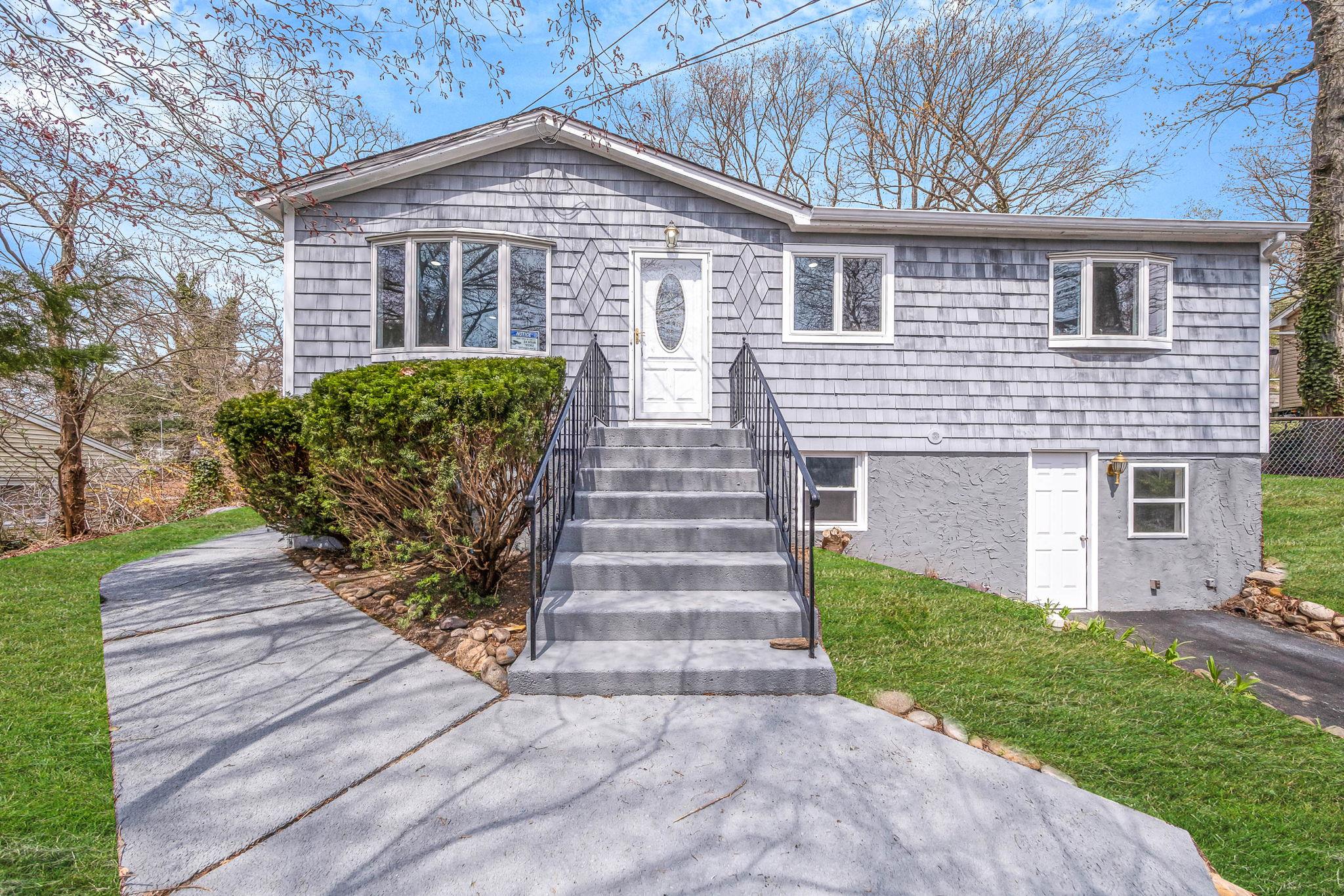 21 Yucca Road, Rocky Point, New York image 1