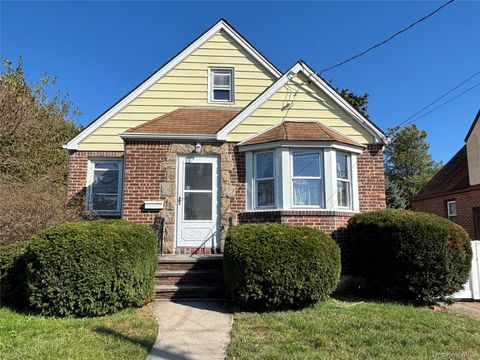 Photo of 31 Claflin Boulevard, Franklin Square, NY 11010 (MLS # 919852)