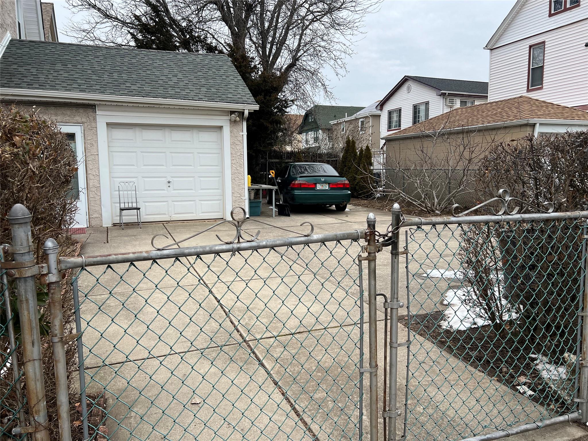 188-05 90th Avenue, Hollis, New York image 6