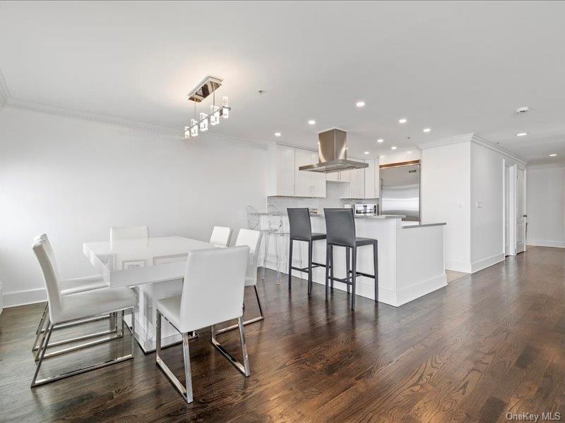 Long Beach, New York 11561, United States, 2 Bedrooms Bedrooms, ,2 BathroomsBathrooms,Residential,Active,102192