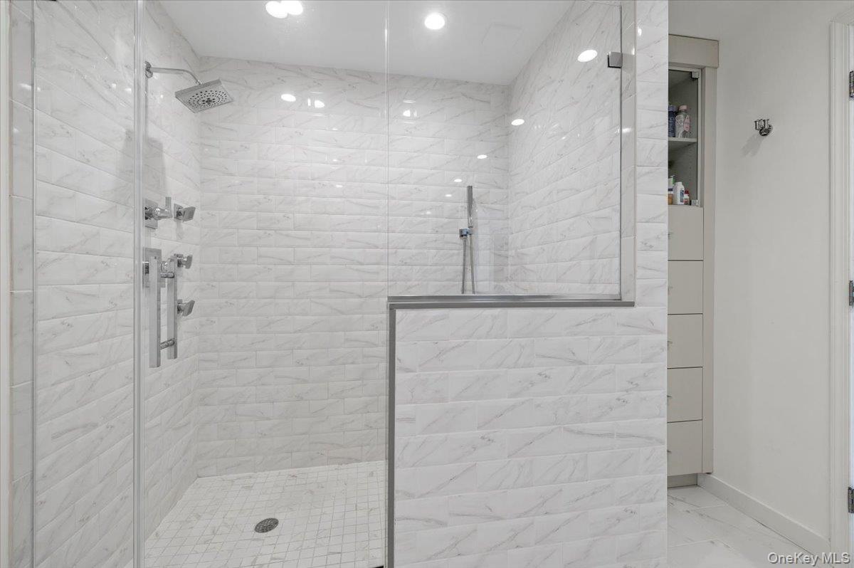 Long Beach, New York 11561, United States, 2 Bedrooms Bedrooms, ,2 BathroomsBathrooms,Residential,Active,102192