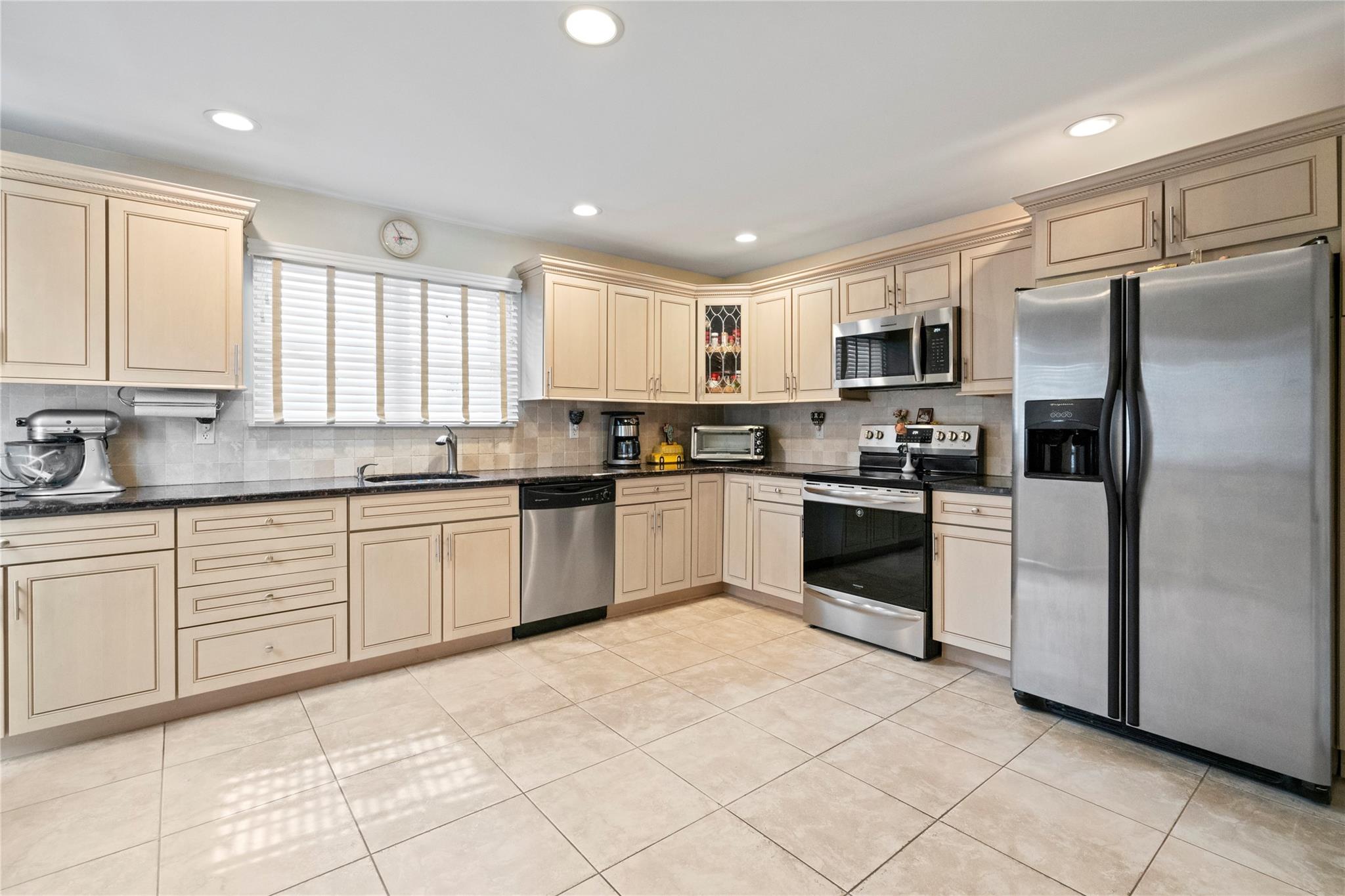 698 Herman Avenue, Franklin Square, New York image 10