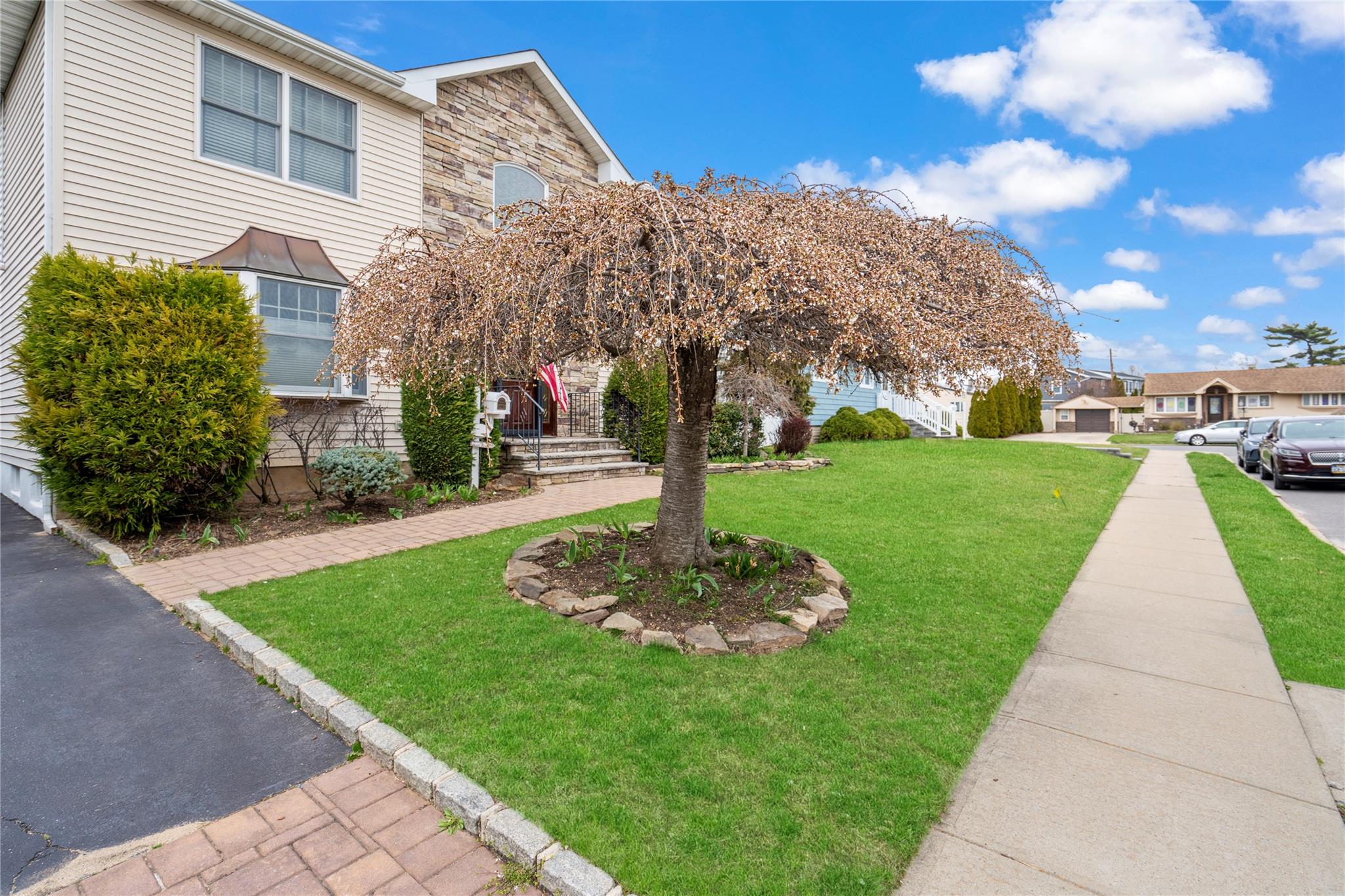 698 Herman Avenue, Franklin Square, New York image 23