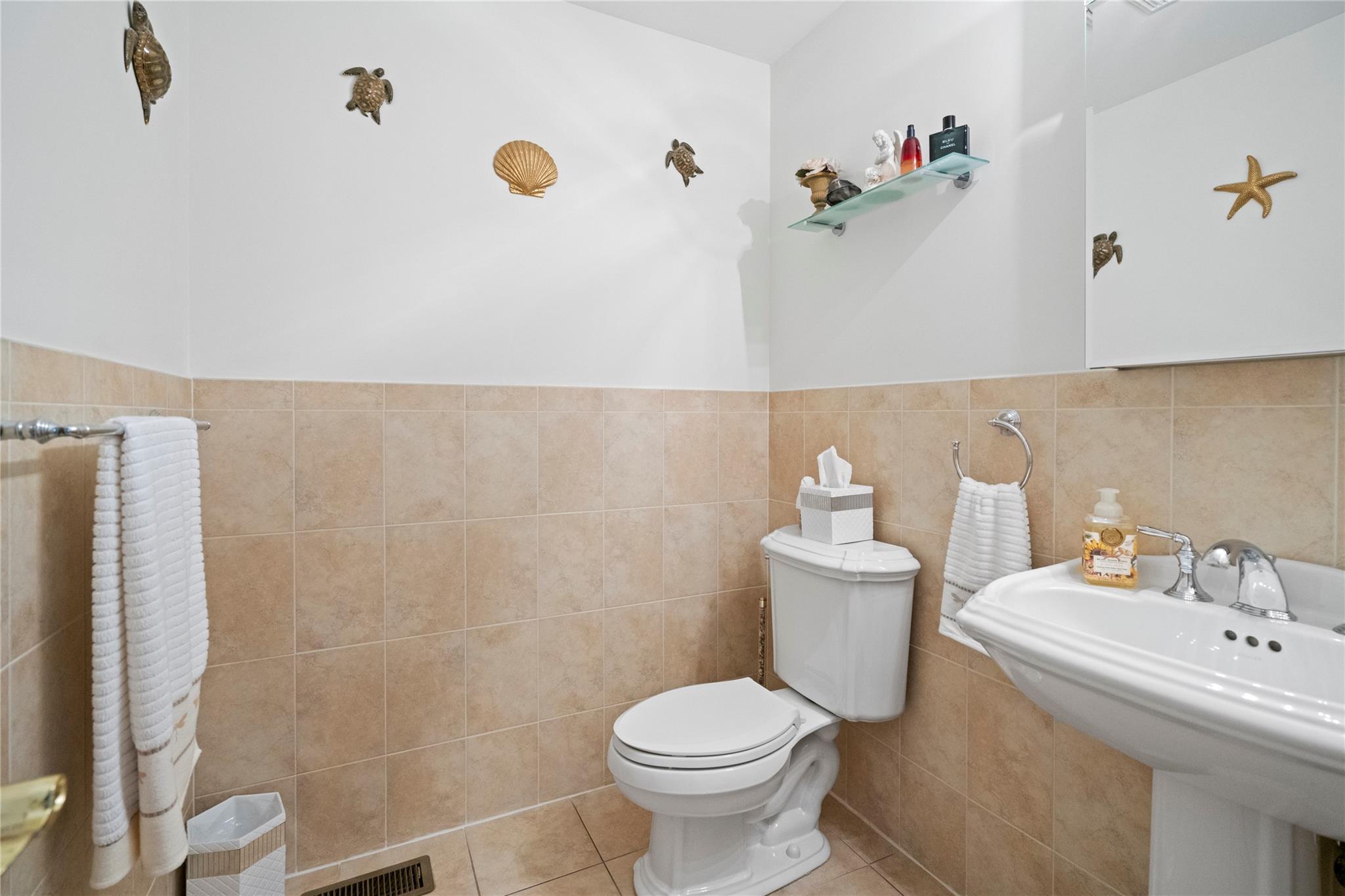 698 Herman Avenue, Franklin Square, New York image 12