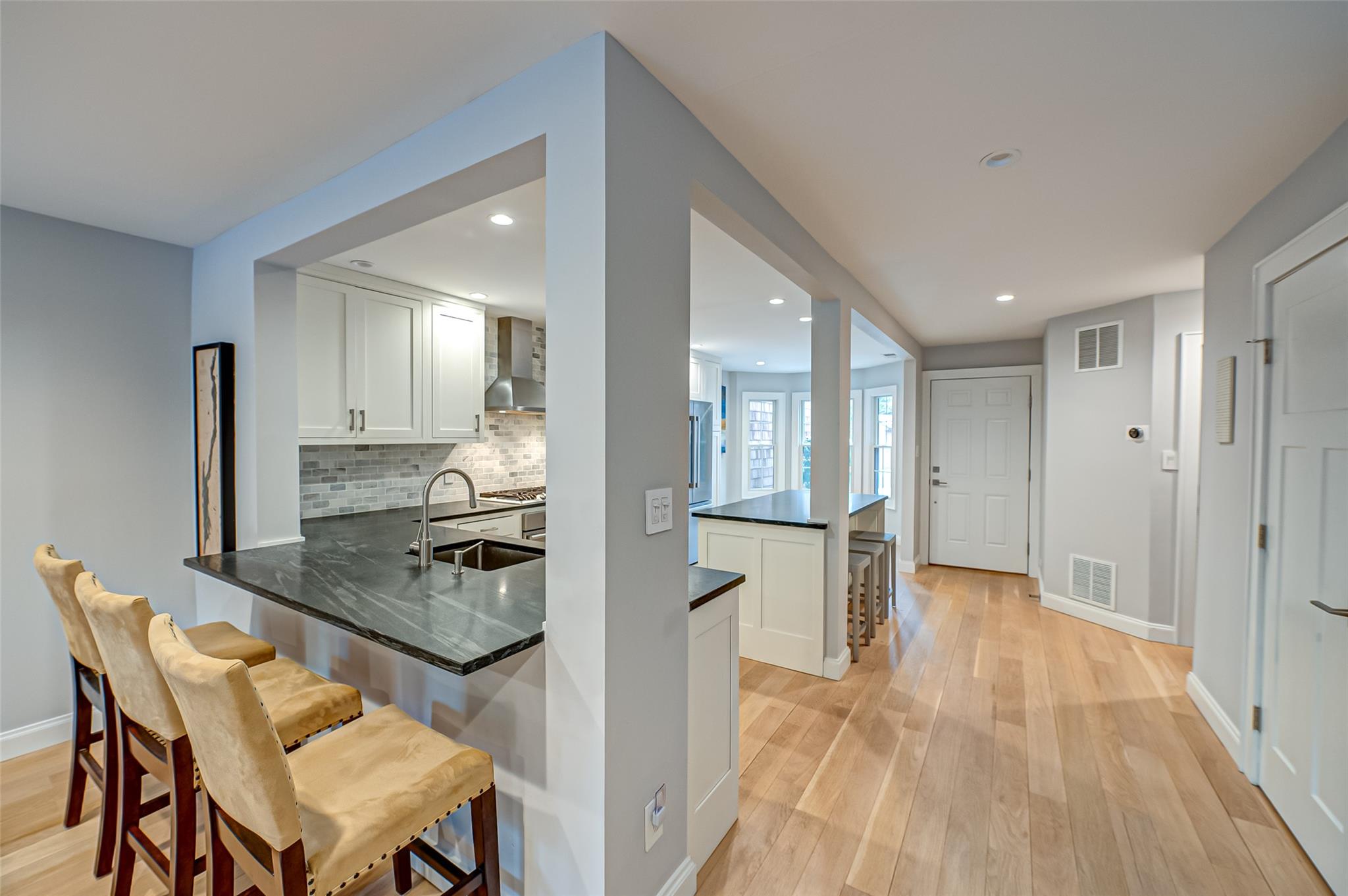 12 Sutton Place, Islip, New York image 8