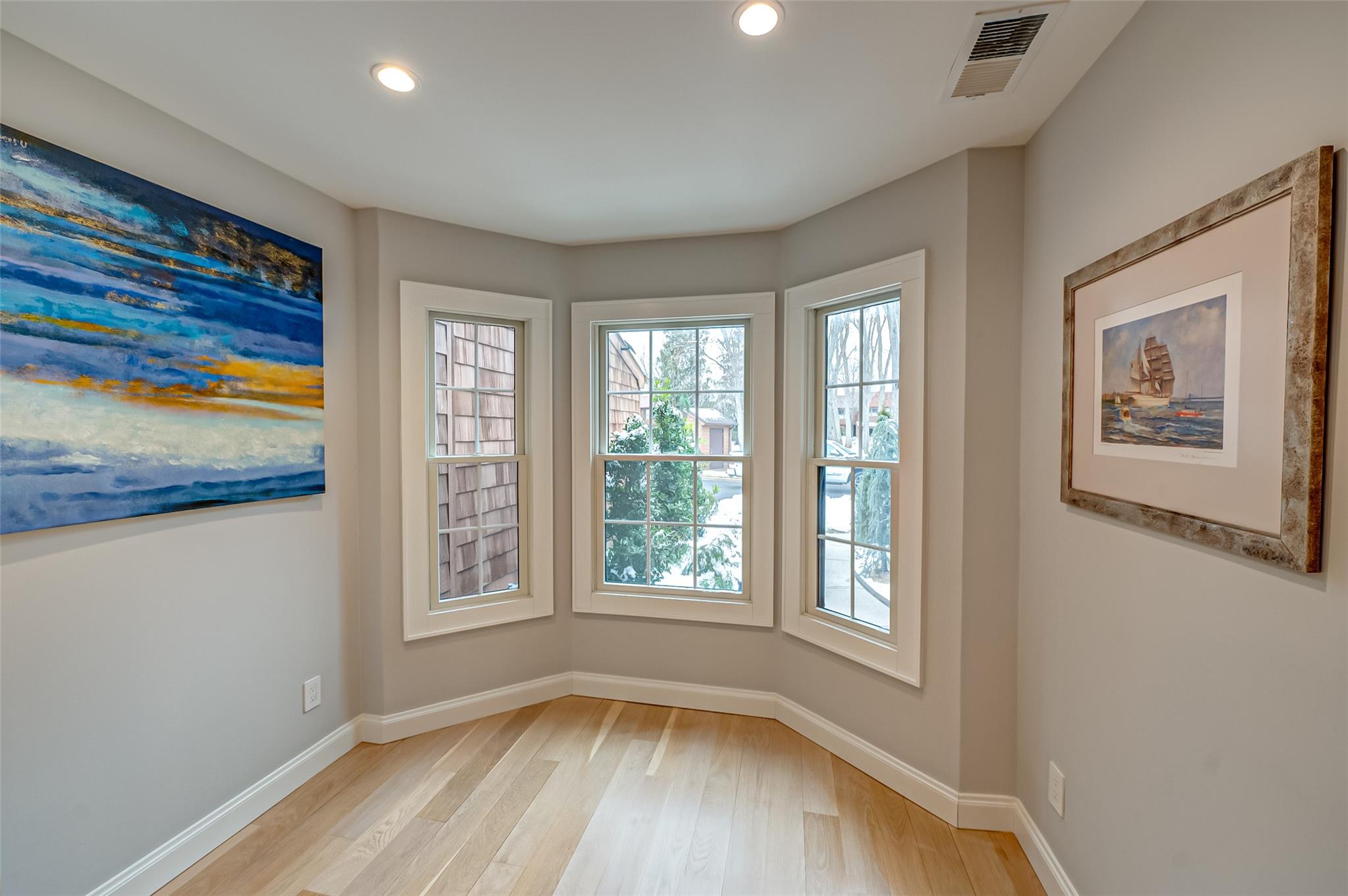12 Sutton Place, Islip, New York image 5