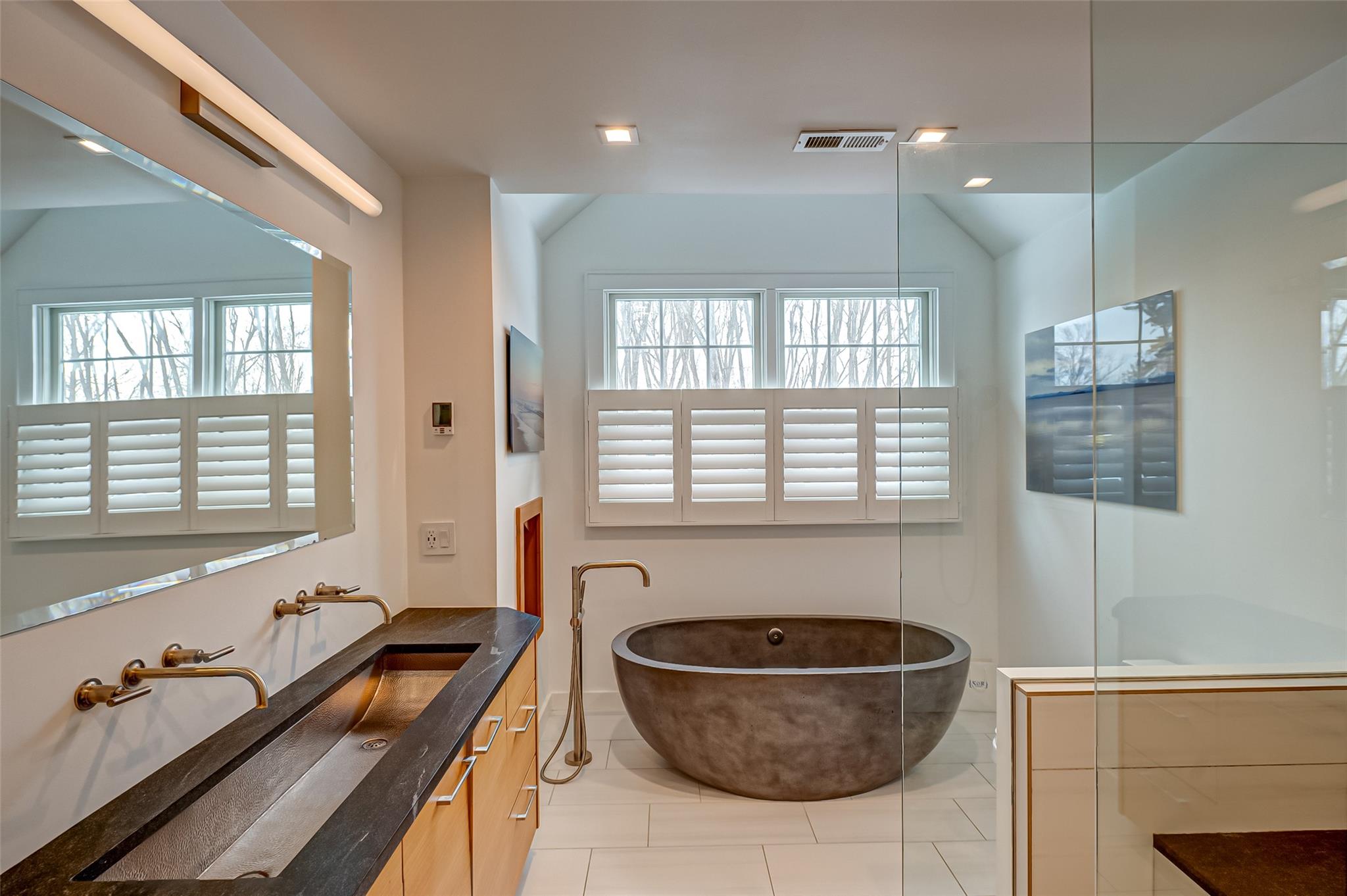 12 Sutton Place, Islip, New York image 18