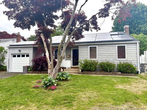 Photo of 21 Via Continental, Huntington Station, NY 11746 (MLS # 1010504)