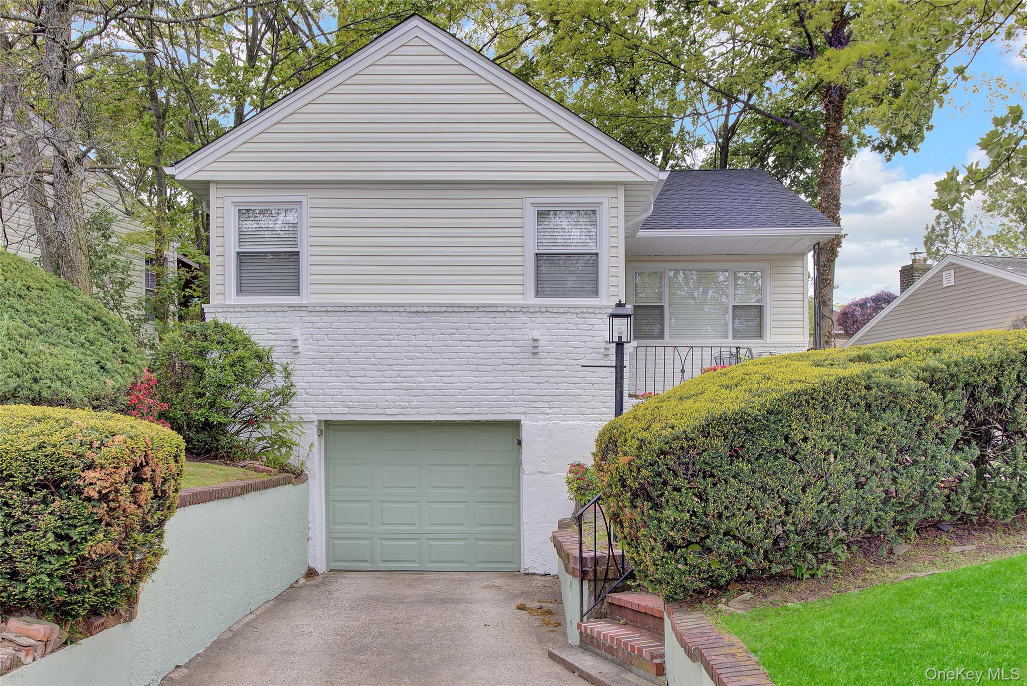 5116 Little Neck Parkway