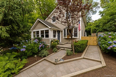 Photo of 18 Walnut Avenue, Setauket, NY 11733 (MLS # 1041938)