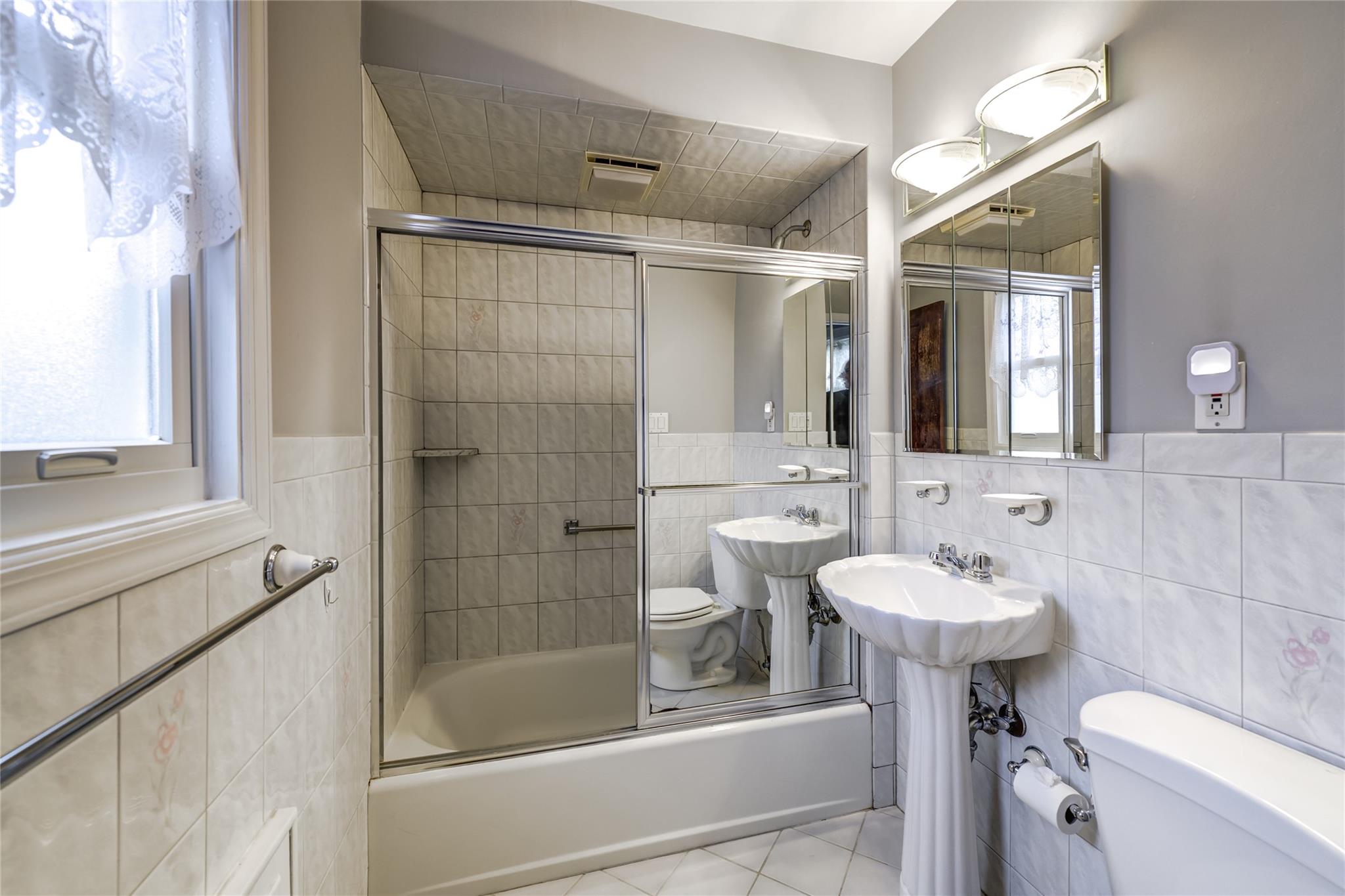 457 Pennsylvania Avenue, Williston Park, New York image 17
