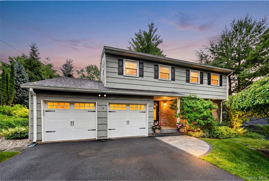 Photo of 14 Tyler Place, Nanuet, NY 10954 (MLS # 1012908)