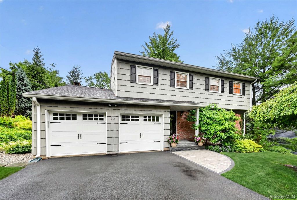 Photo of 14 Tyler Place, Nanuet, NY 10954 (MLS # 1012908)