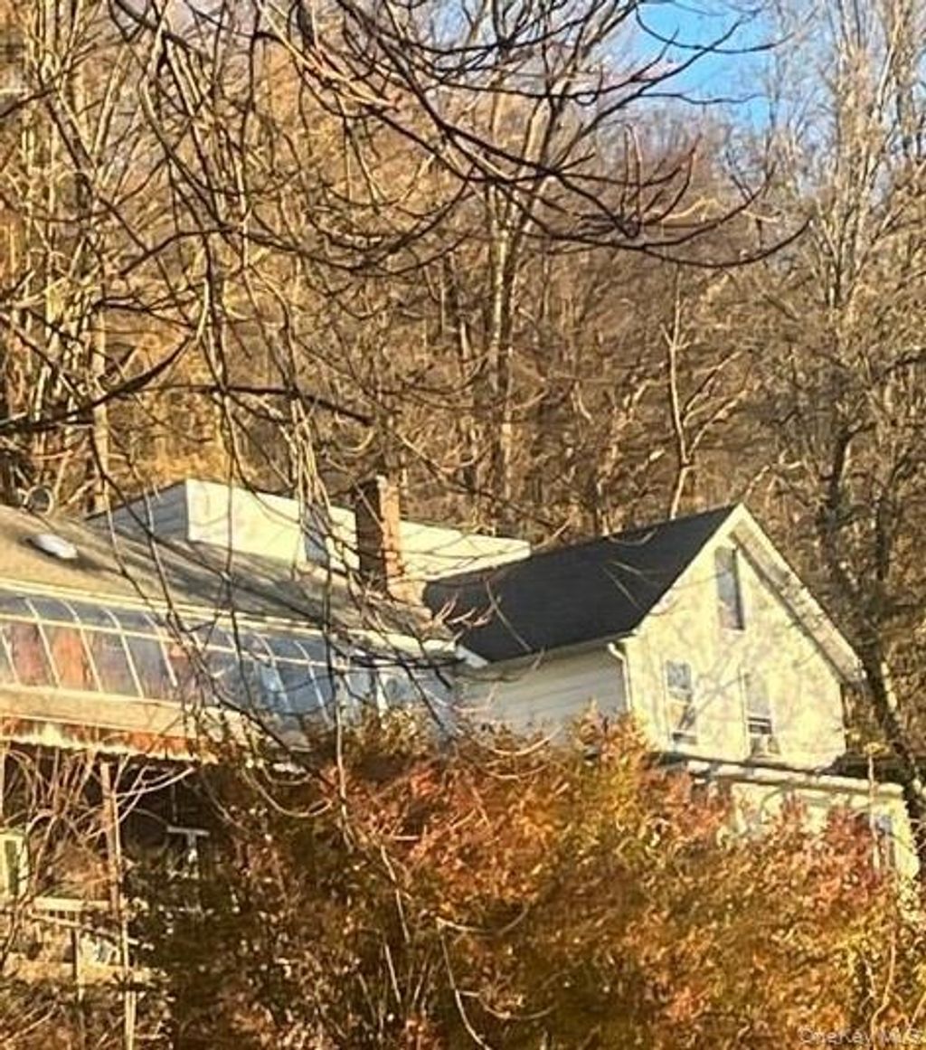 Photo of 37 Tomahawk Street, Amawalk, NY 10598 (MLS # 940789)