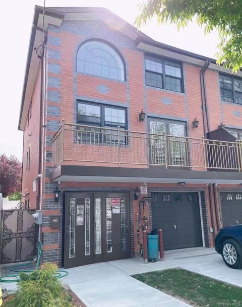 Multifamily For Sale - 1417 117th Street<br/> College Point, NY 11356