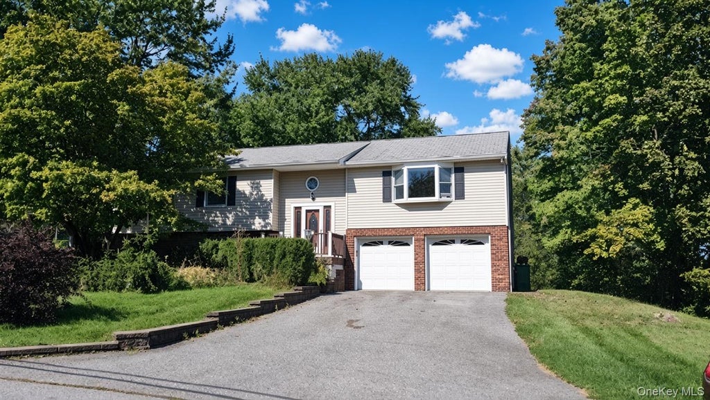 Photo of 56 Mandalay Drive, Poughkeepsie, NY 12603 (MLS # 1055186)