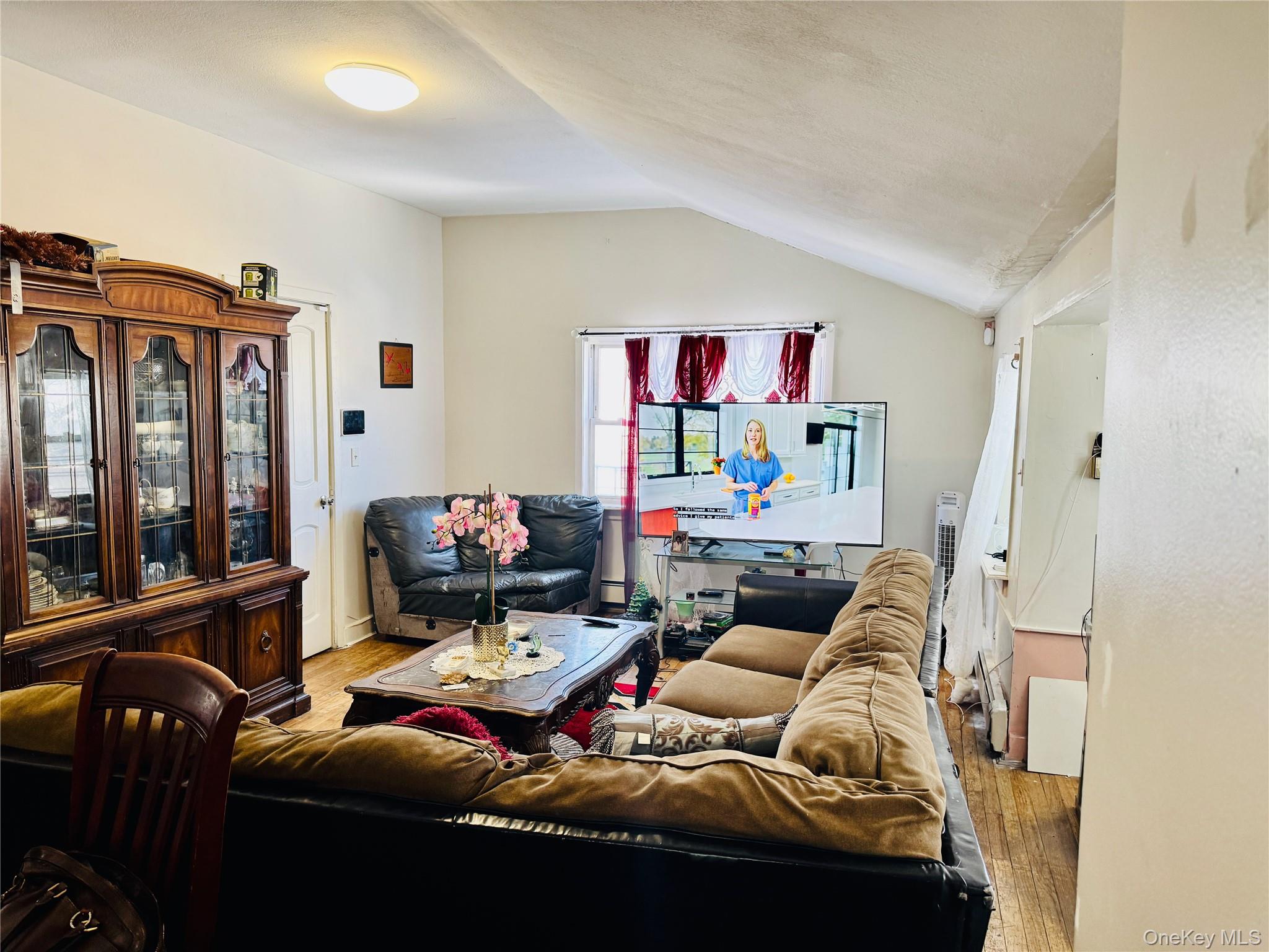 138 W Kingsbridge Road