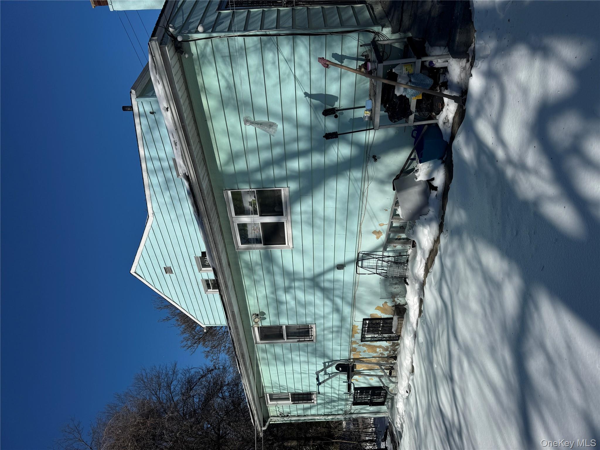 138 W Kingsbridge Road