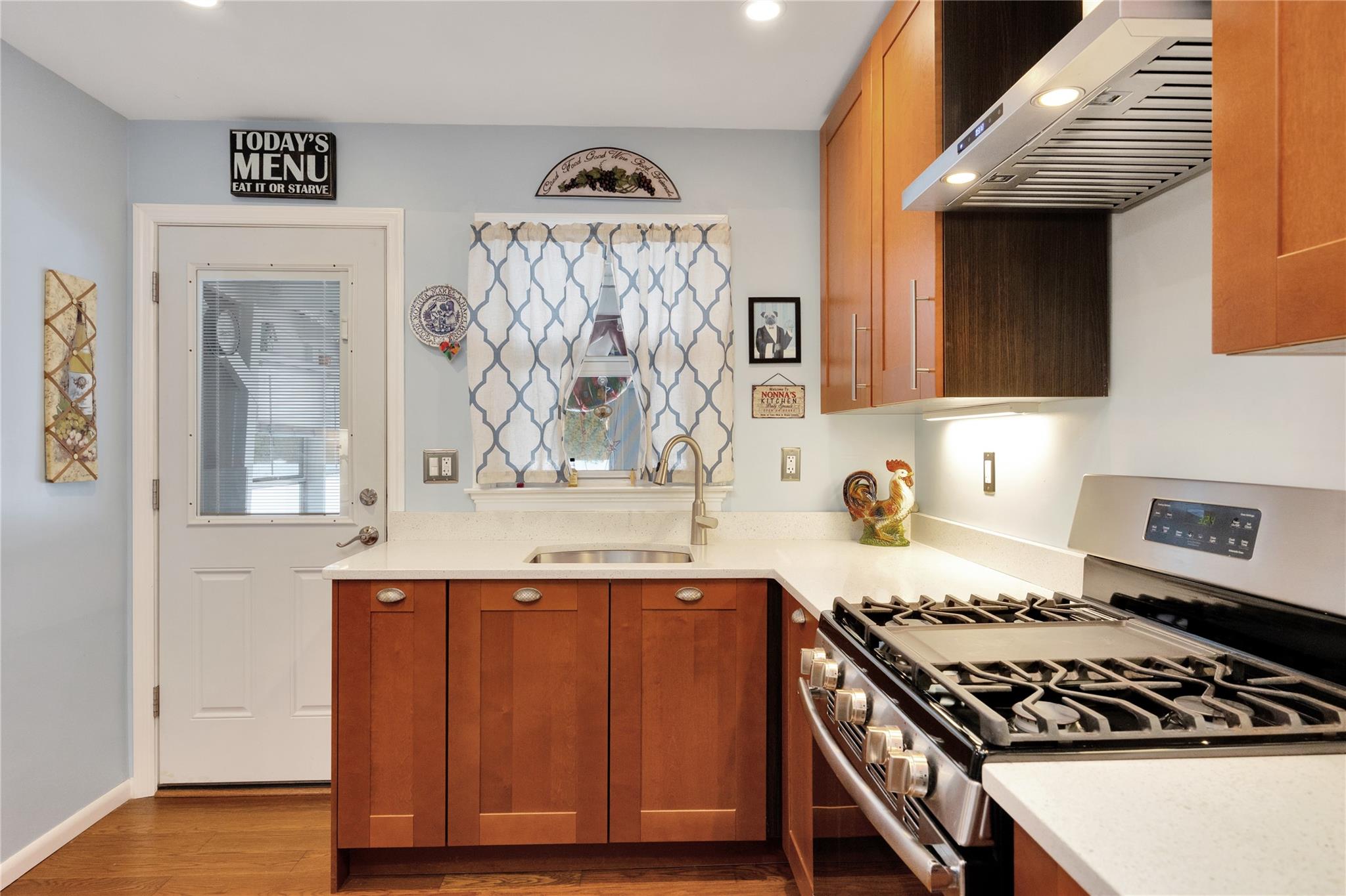 56 Vermont Street, Melville, New York image 9