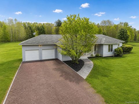Homes For Sale - 354 Petticoat Lane<br/> Orange County, Bloomingburg, NY 12721