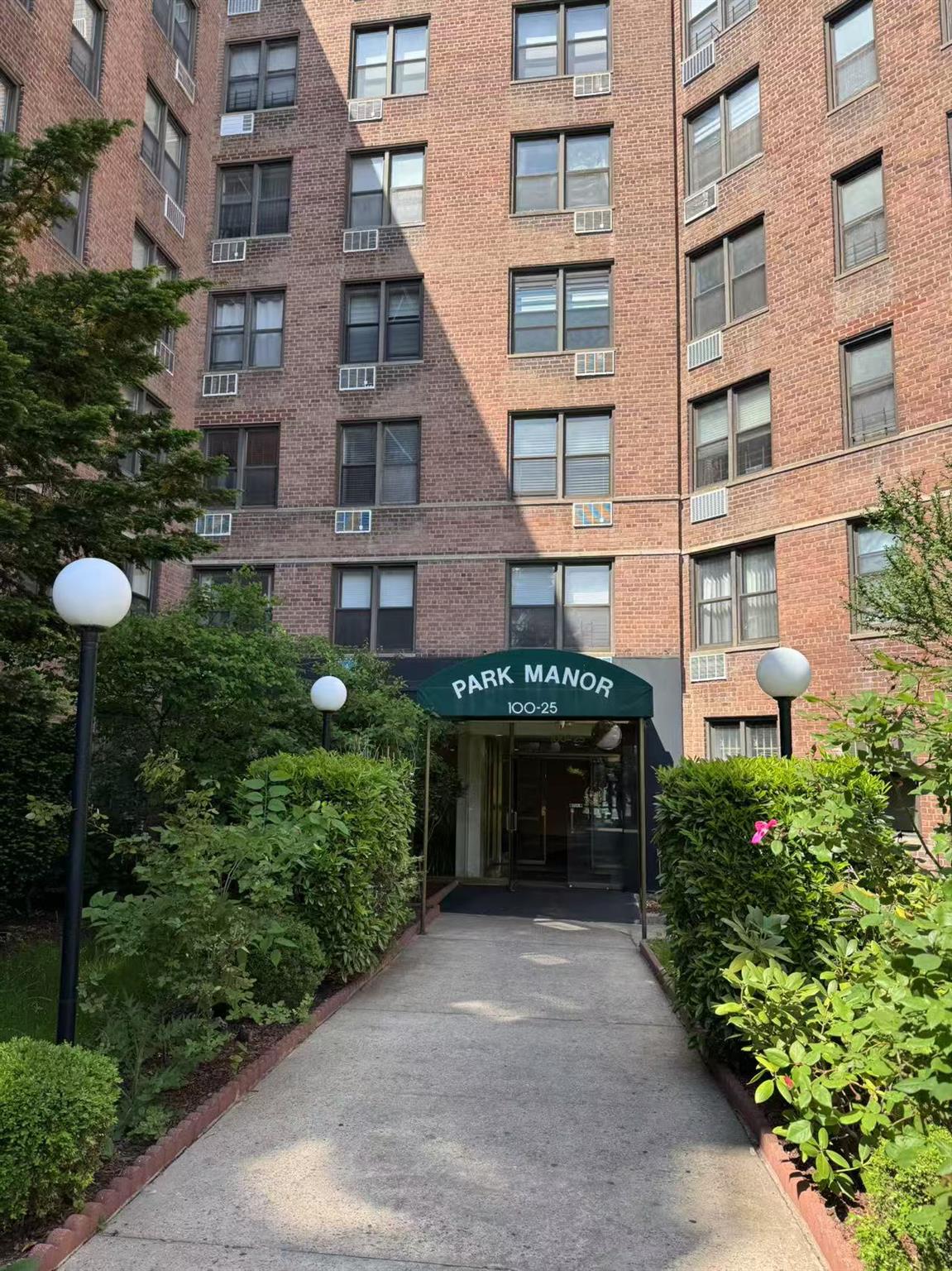 Property for Sale at Queens Boulevard 4D, Forest Hills, Queens, NY - Bedrooms: 1 
Bathrooms: 1 
Rooms: 4  - $580,000