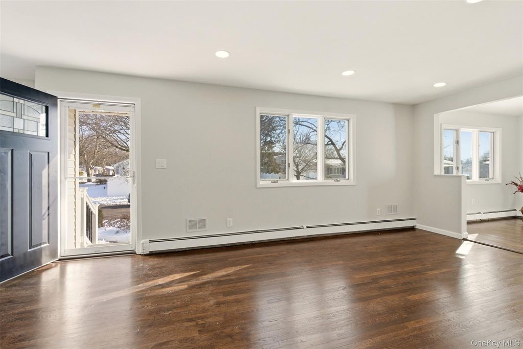 Photo of 25 Whitetail Lane, Commack, NY 11725 (MLS # 960693)