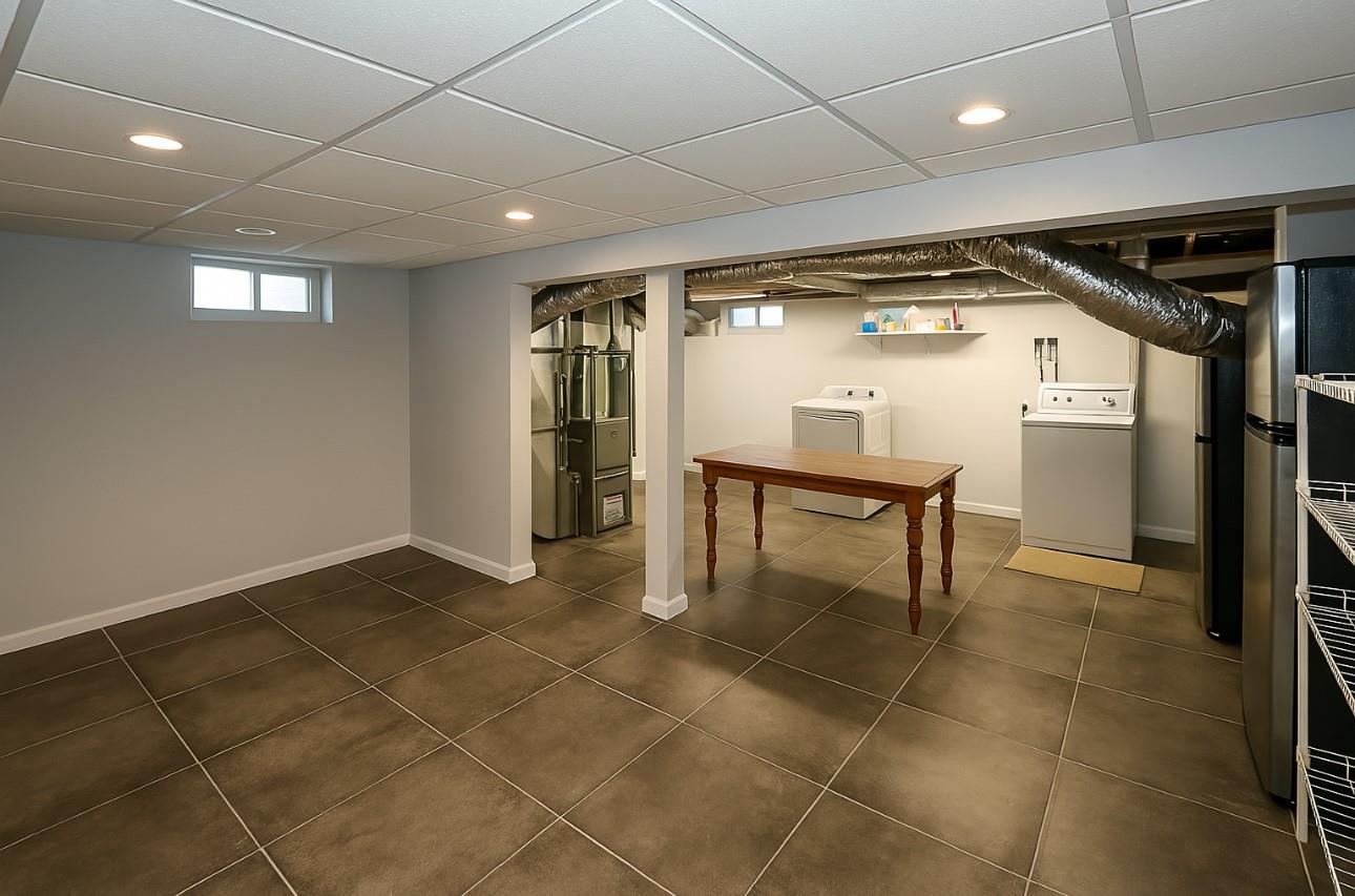 Oyster Bay, New York 11791, United States, 4 Bedrooms Bedrooms, ,2 BathroomsBathrooms,Residential,Active,96408