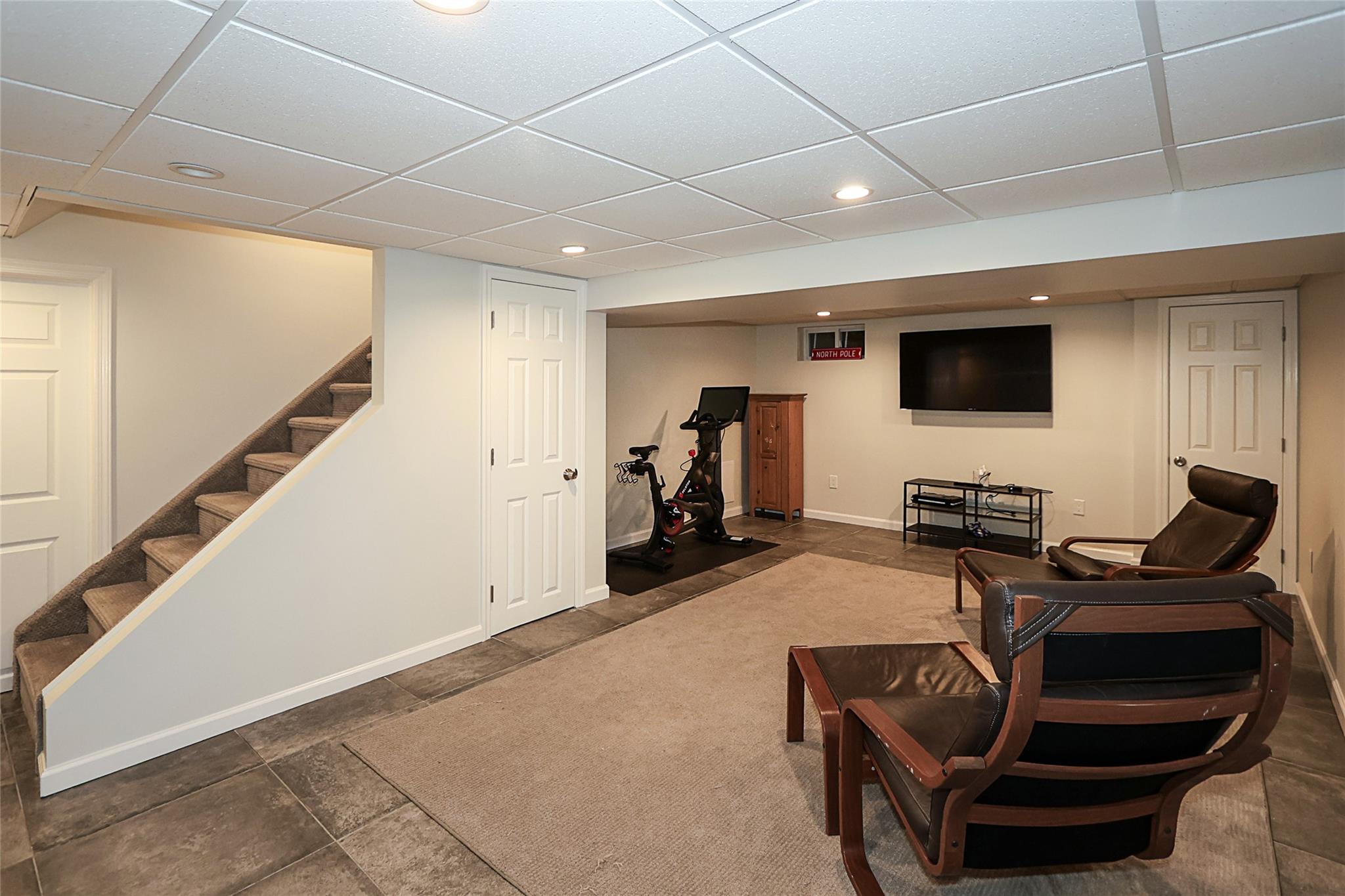 Oyster Bay, New York 11791, United States, 4 Bedrooms Bedrooms, ,2 BathroomsBathrooms,Residential,Active,96408